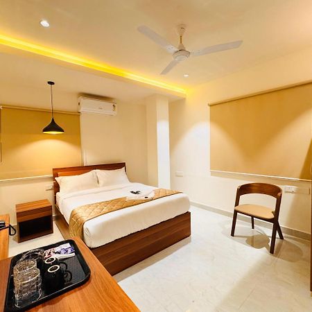 Hotel Star Avenue - Indiranagar Бенґалуру Екстер'єр фото