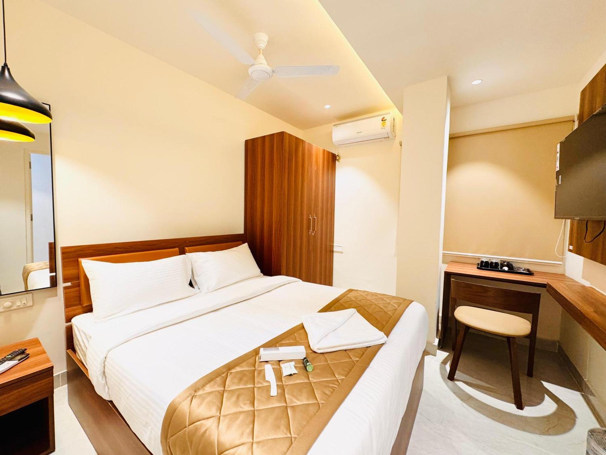 Hotel Star Avenue - Indiranagar Бенґалуру Екстер'єр фото