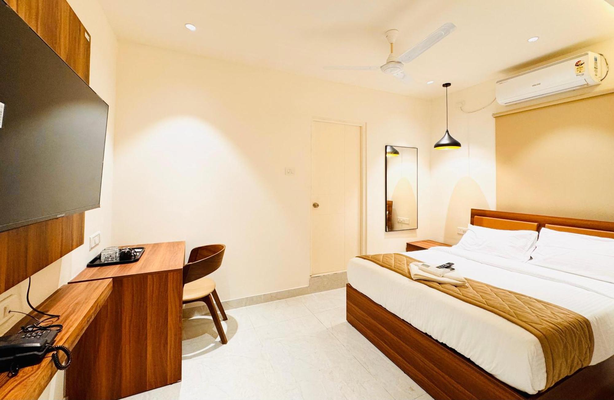 Hotel Star Avenue - Indiranagar Бенґалуру Екстер'єр фото