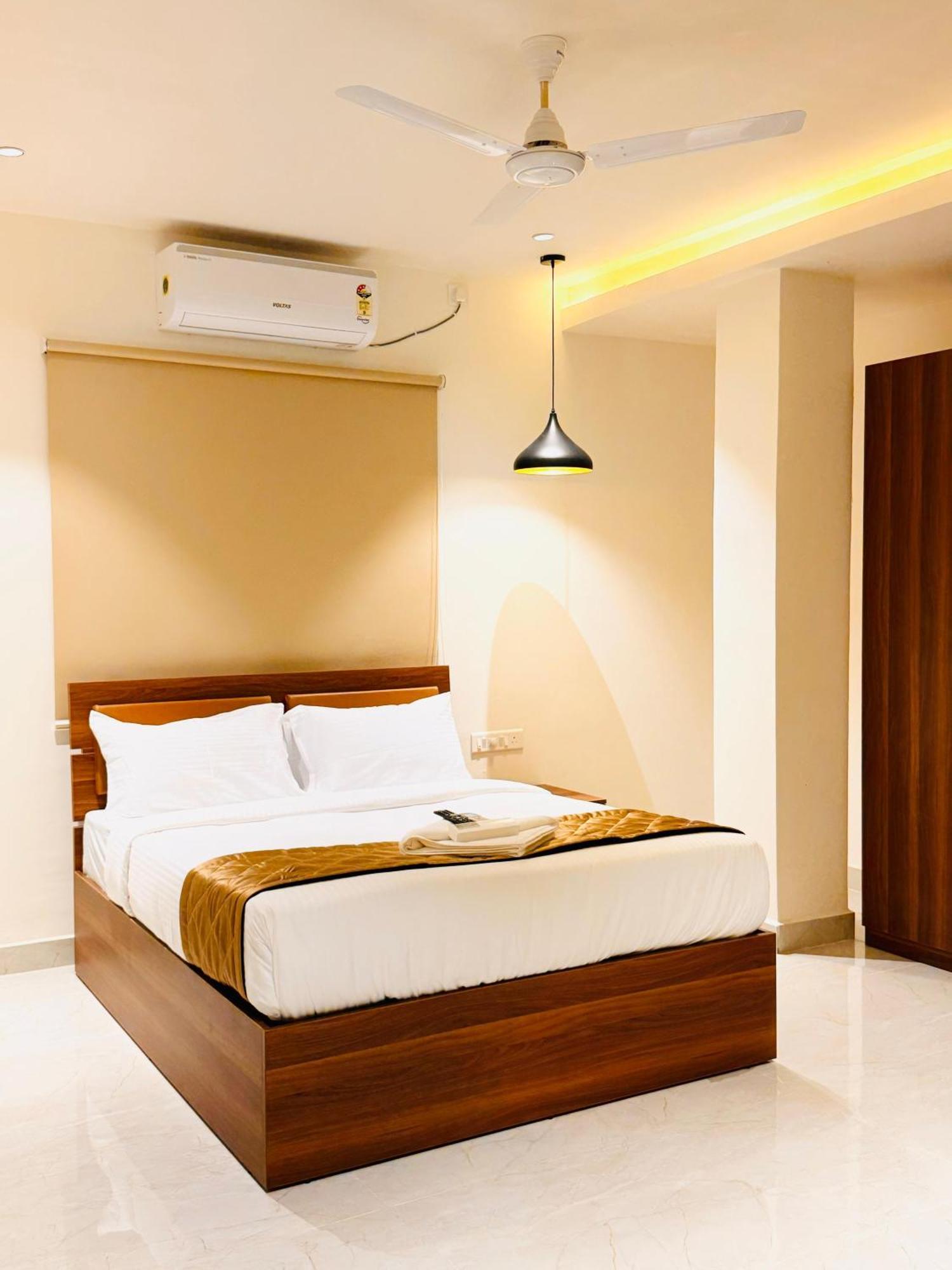 Hotel Star Avenue - Indiranagar Бенґалуру Екстер'єр фото