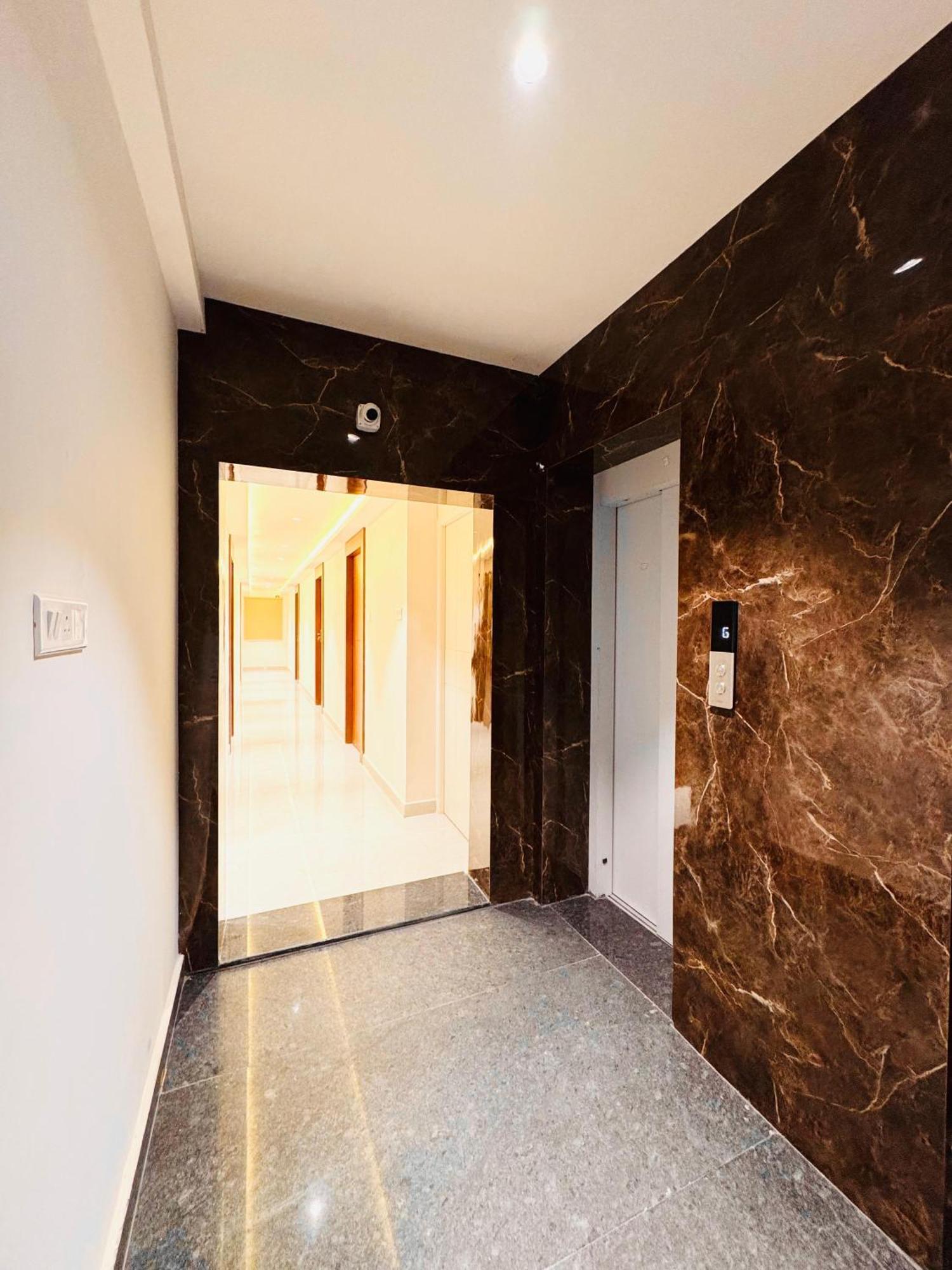 Hotel Star Avenue - Indiranagar Бенґалуру Екстер'єр фото