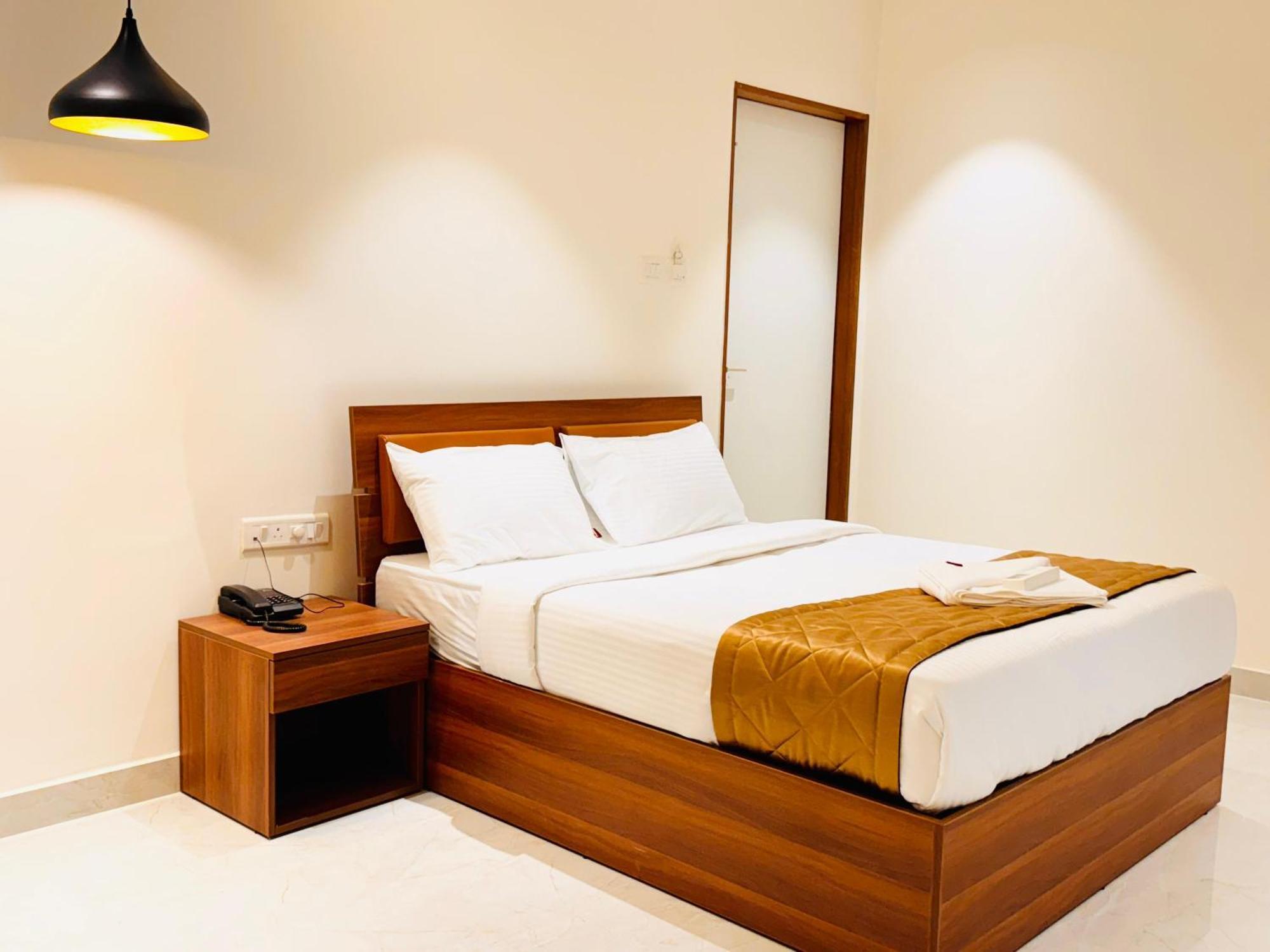 Hotel Star Avenue - Indiranagar Бенґалуру Екстер'єр фото