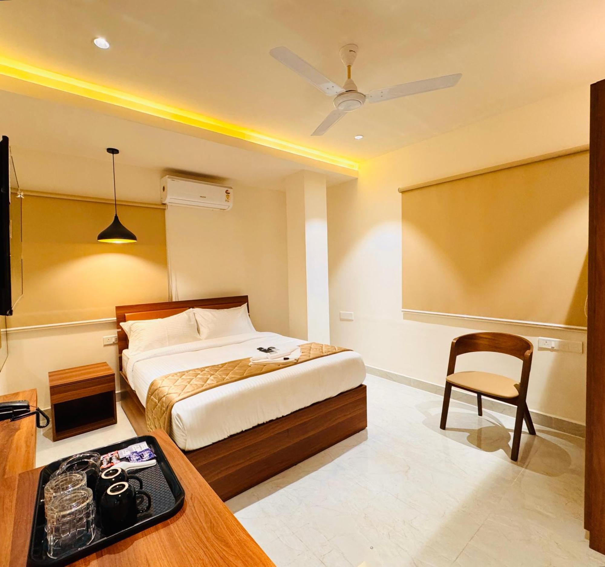 Hotel Star Avenue - Indiranagar Бенґалуру Екстер'єр фото